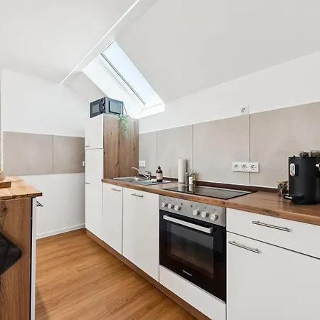 Leben Homes 3 Schlafzimmer Nahe Ulm Und Legoland Appartement
